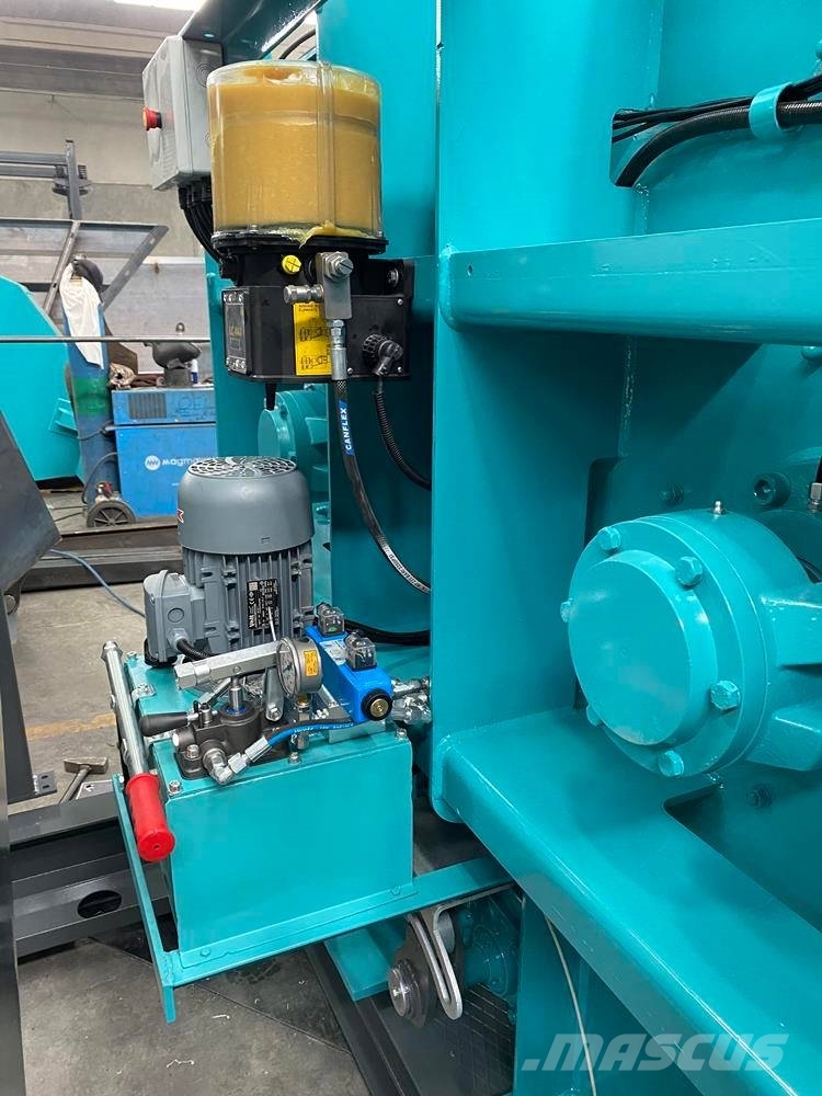 Constmach Double Shaft Concrete Mixer ( Twin Shaft Mixer) Betono/Cemento maišytuvai