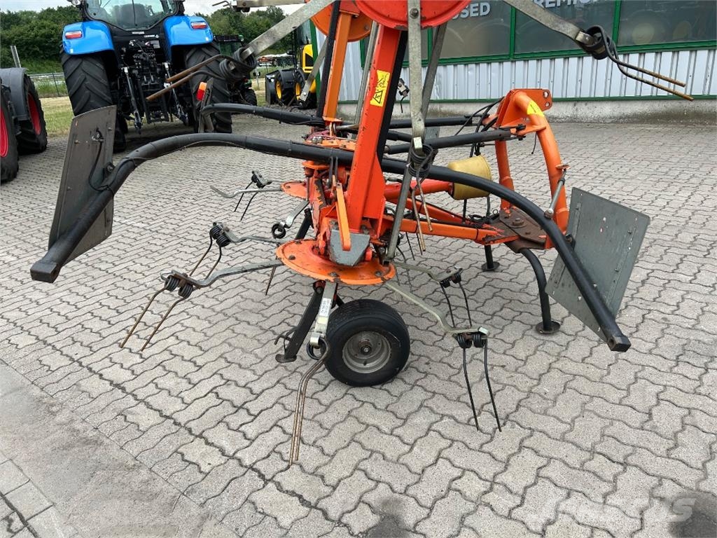 Fella TH 800 Ranghinatori