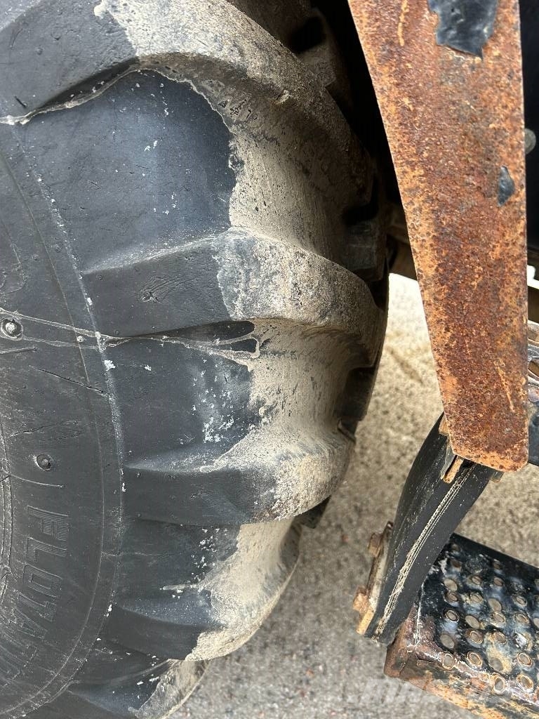Hitachi ZX 170 W-6 Gravemaskiner på hjul