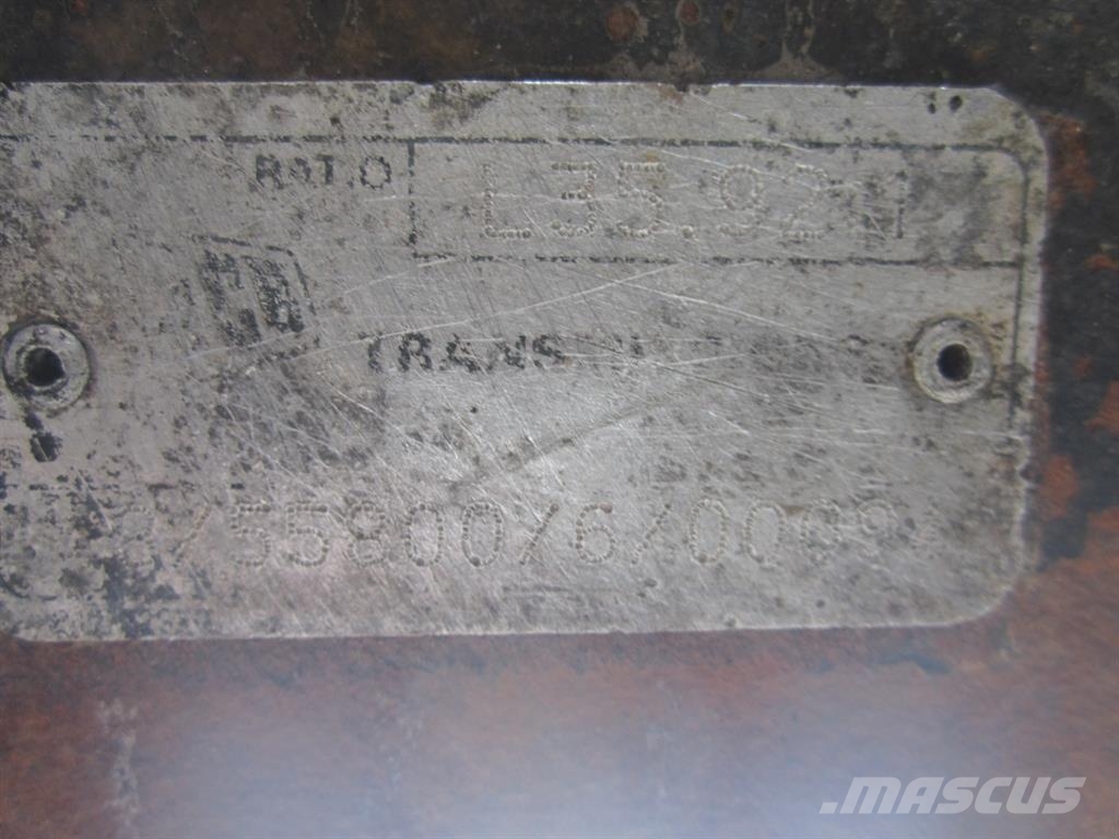 JCB 287/55800 - Axle/Achse/As Akselit