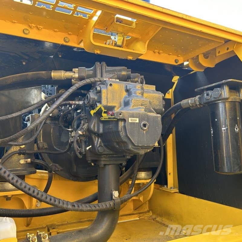 Komatsu PC 360-8 حفارات زحافة