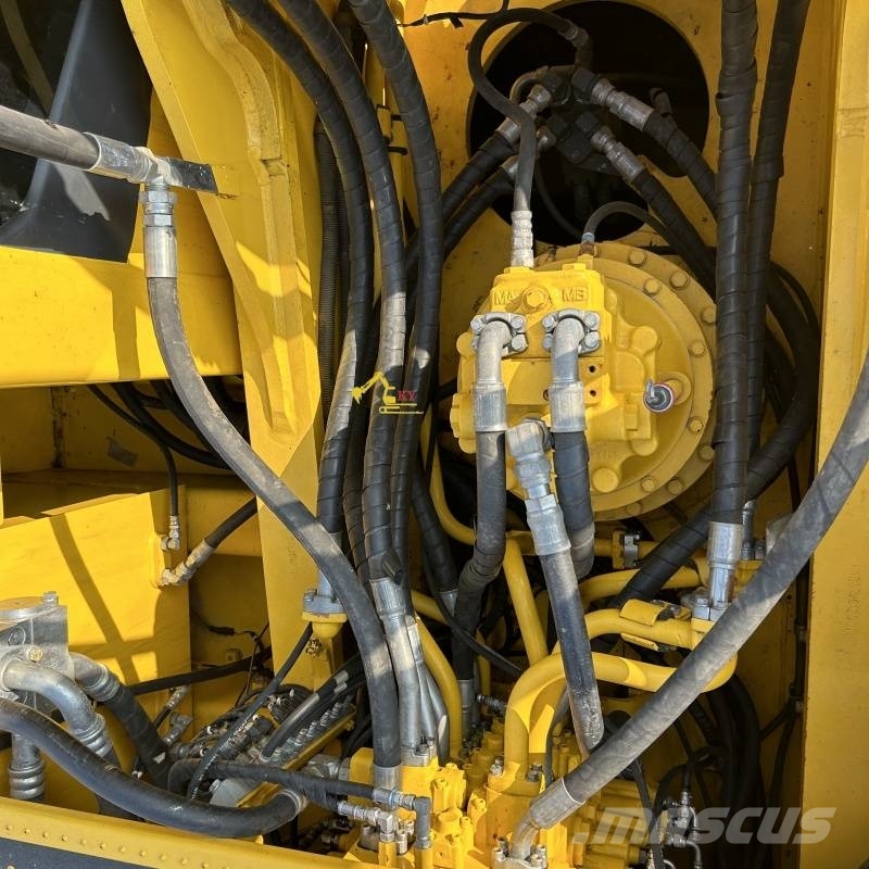 Komatsu PC 360-8 حفارات زحافة
