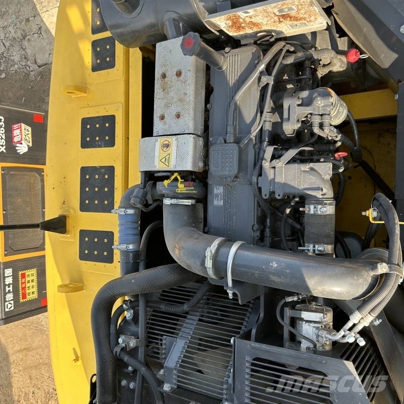 Komatsu PC 360-8 حفارات زحافة