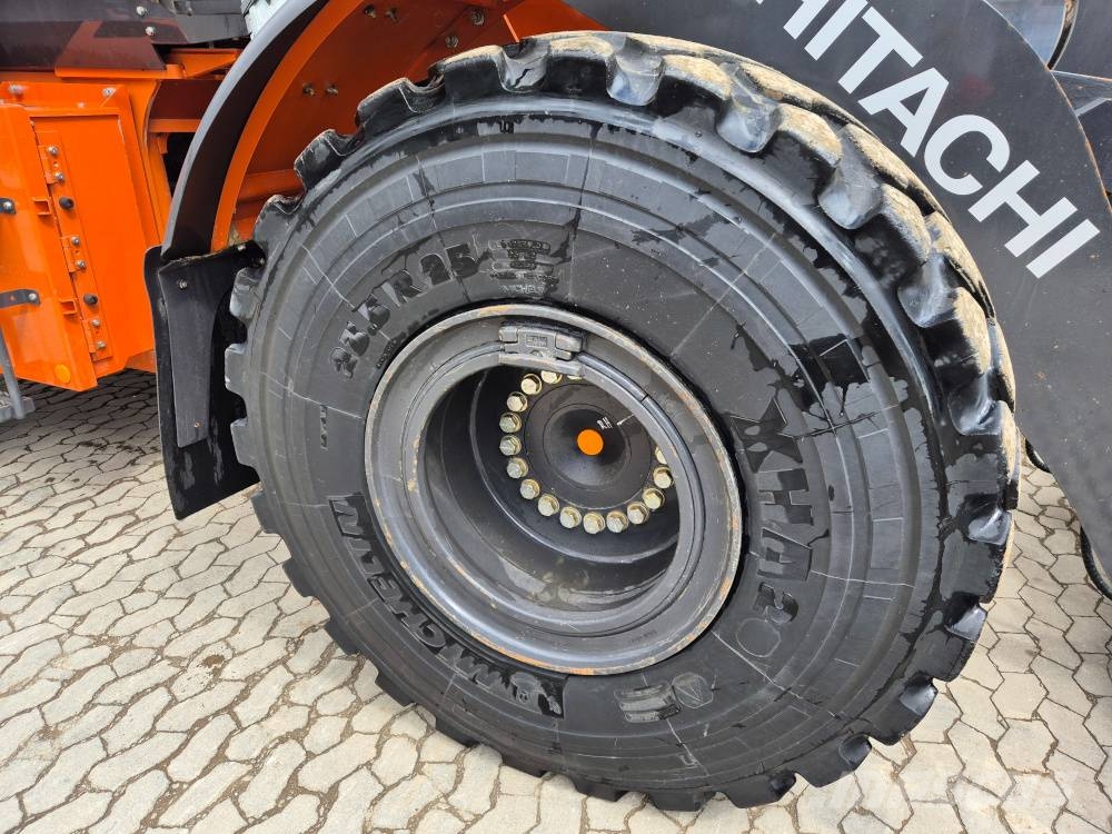 Hitachi ZW 250-7 Kolesni nakladalci