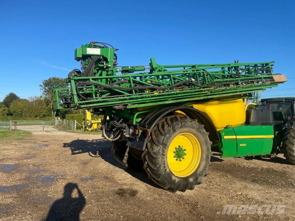 John Deere R 962 i Anhängespritzen