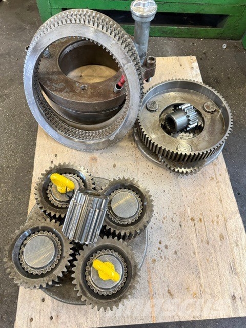 Liebherr R 954 B USED SWING GEARS SAT 325 Transmisiones