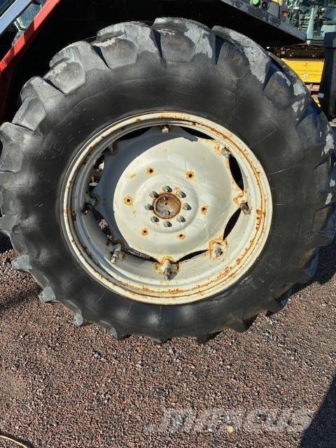 Massey Ferguson 3115 الجرارات
