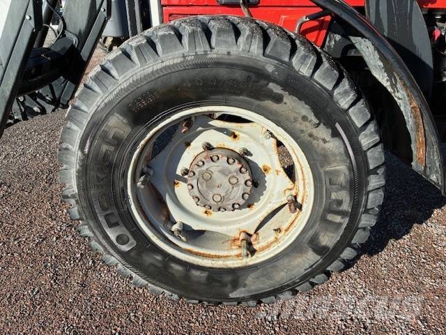 Massey Ferguson 3115 الجرارات