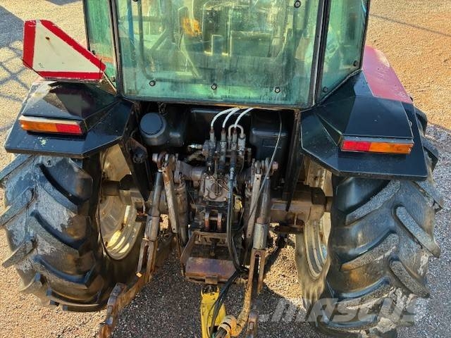 Massey Ferguson 3115 الجرارات
