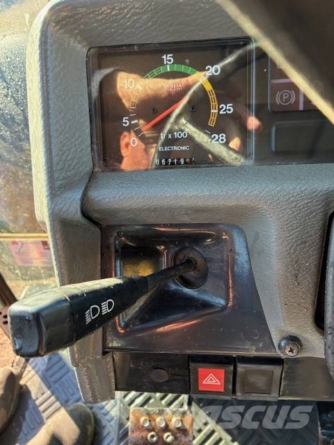 Massey Ferguson 3115 الجرارات