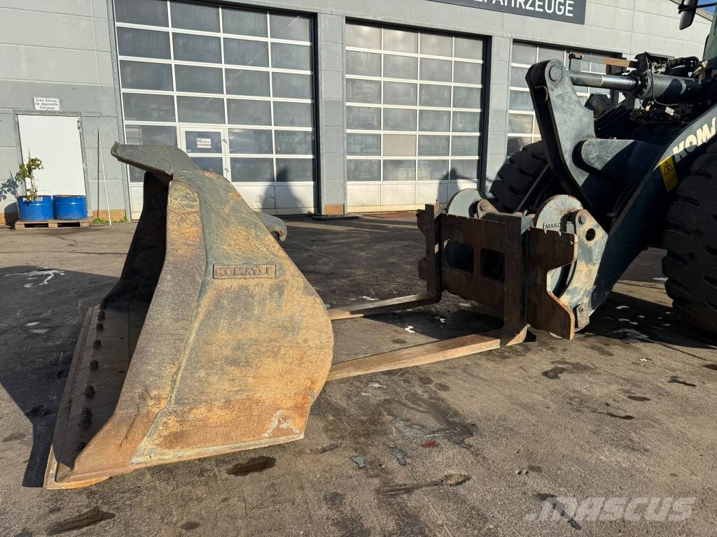 Komatsu WA250 PZ-6 //BJ. 2015 /6700H/SW/Gabel/ZSA Kolesni nakladalci