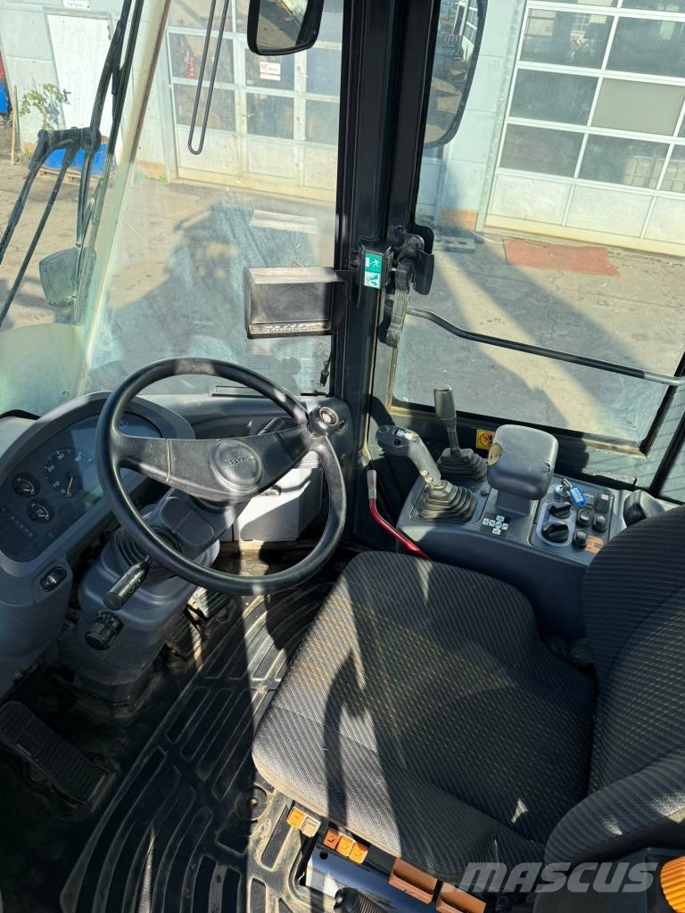 Komatsu WA250 PZ-6 //BJ. 2015 /6700H/SW/Gabel/ZSA Kolesni nakladalci