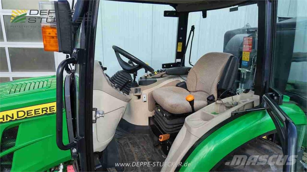 John Deere 3046R mit Mähwerk+Grasaufnahme Landbouw - overige