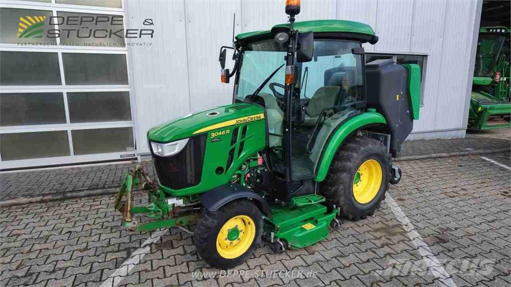 John Deere 3046R mit Mähwerk+Grasaufnahme Landbouw - overige