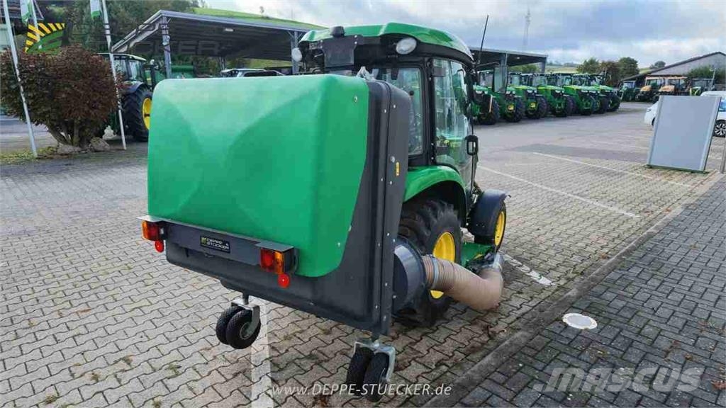 John Deere 3046R mit Mähwerk+Grasaufnahme Landbouw - overige