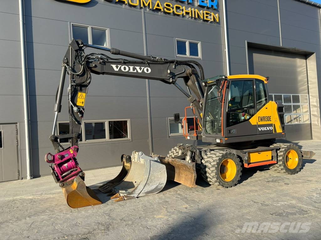 Volvo EWR 130 E حفارات بعجل