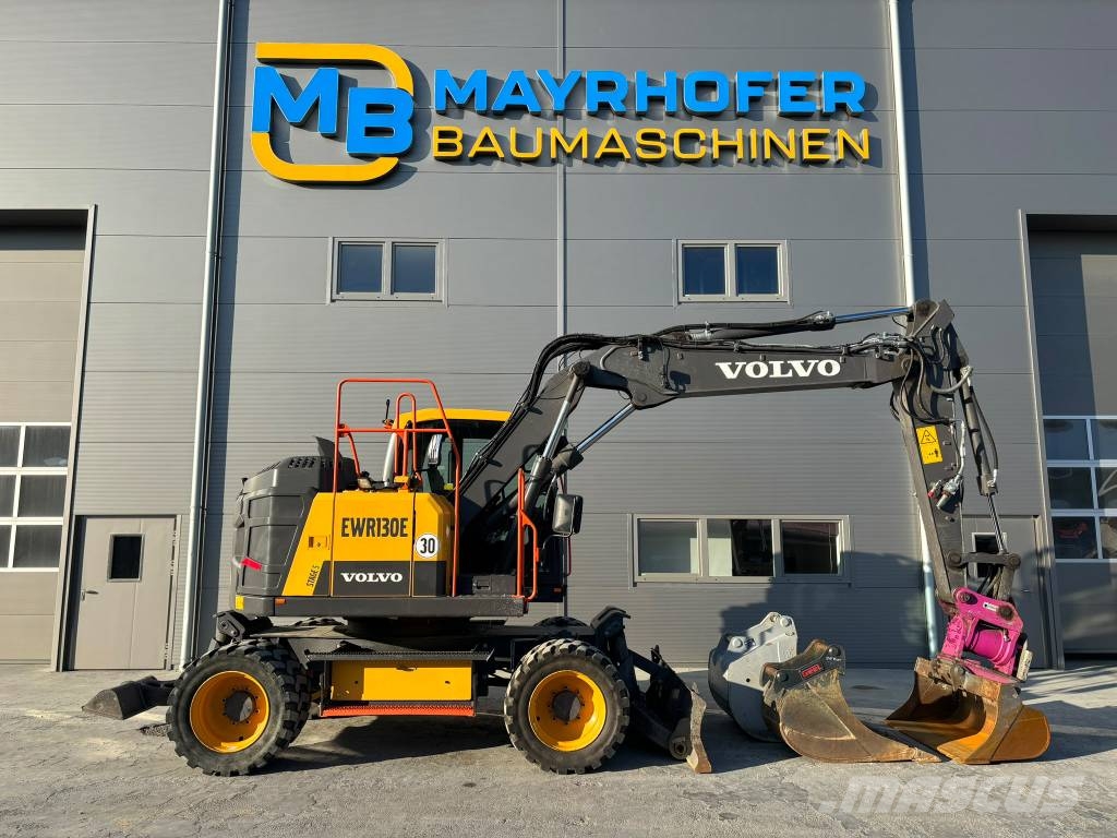 Volvo EWR 130 E حفارات بعجل
