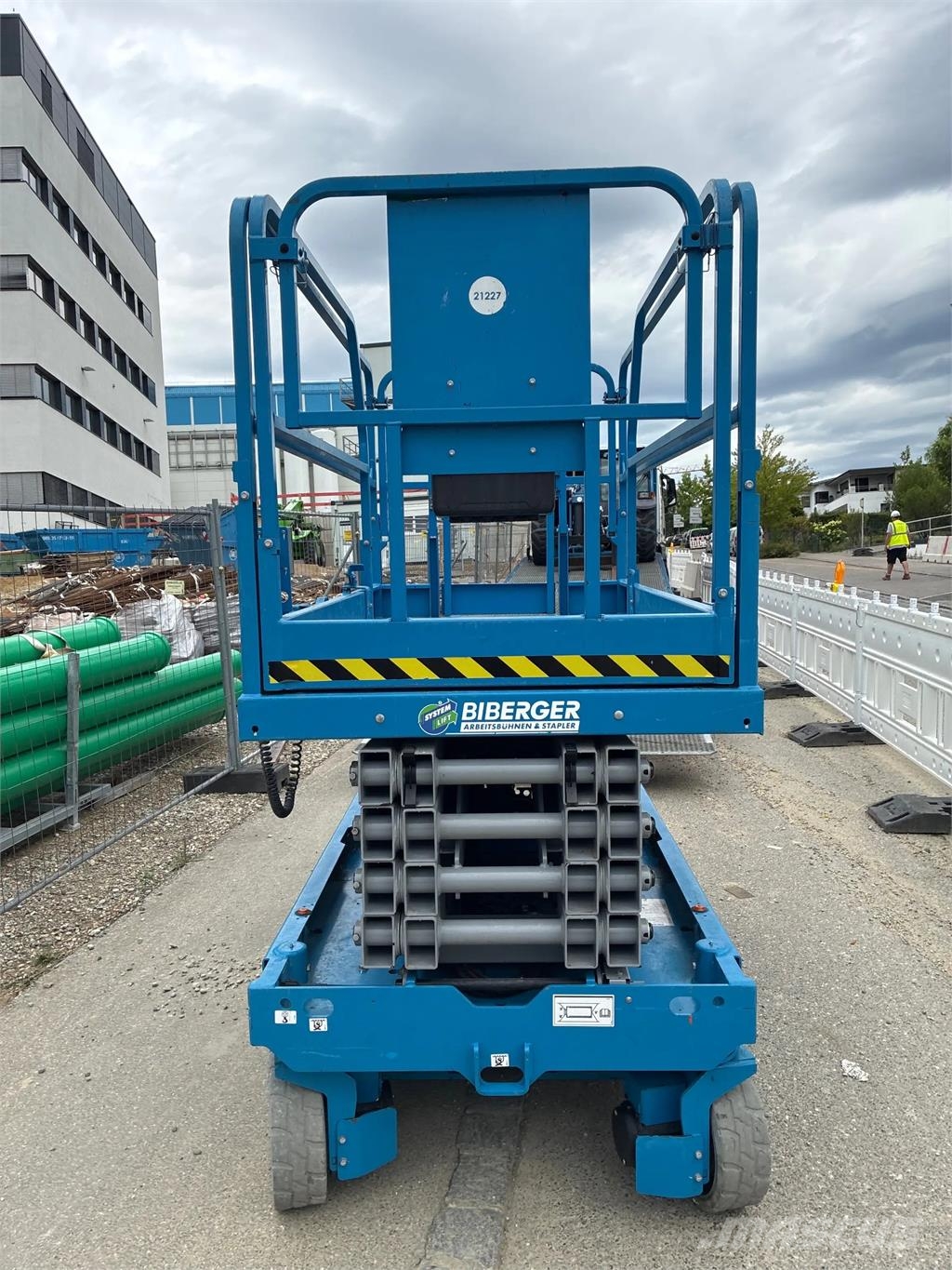Genie GS 3246 رافعات مقصية الشكل