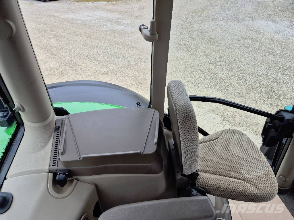 John Deere 6215R Ultimate Edition Trattori