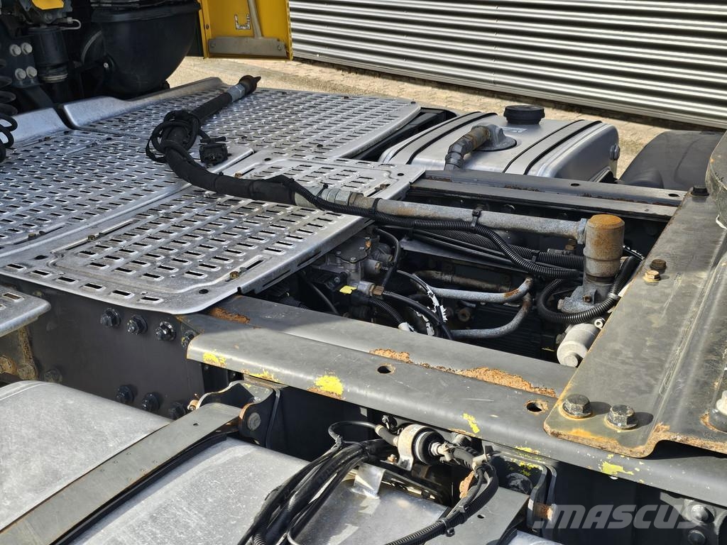 DAF XF 460 SPACECAB / HYDRAULIC / NL TRUCK Sadulveokid