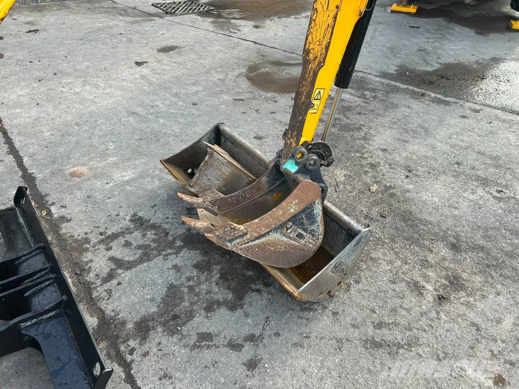 JCB 15 C-1 Mini bagri <7t