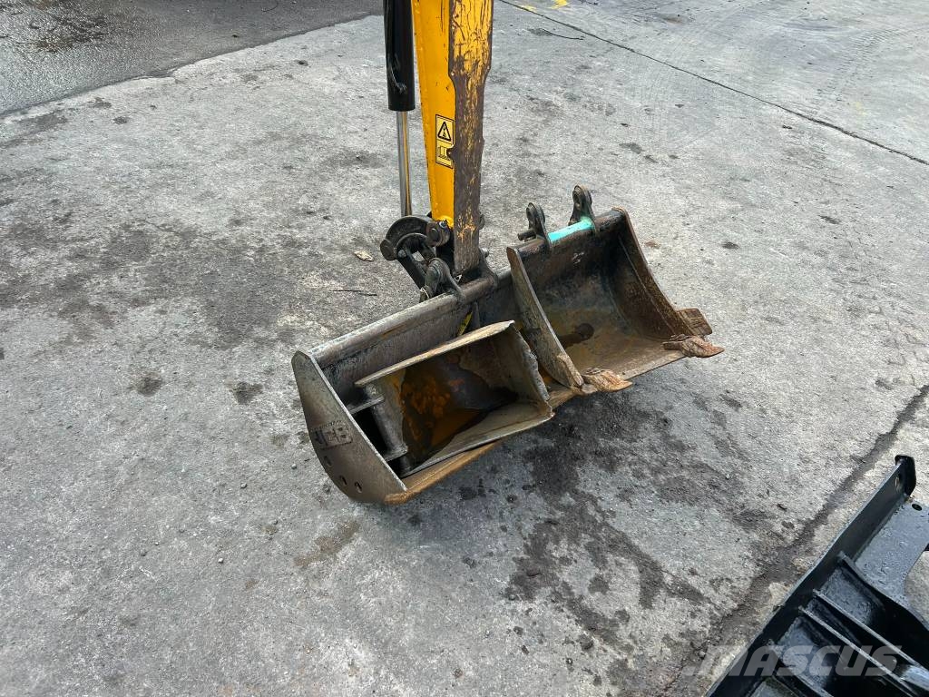 JCB 15 C-1 Mini bagri <7t
