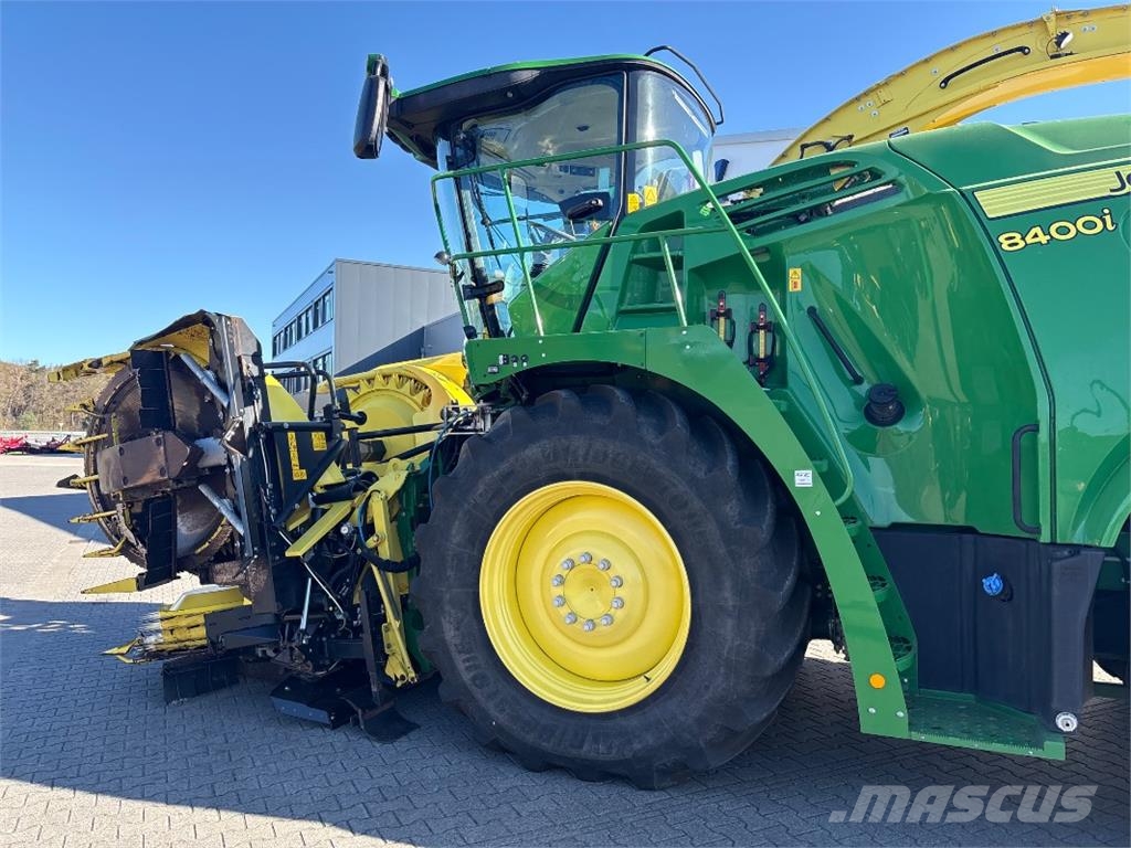 John Deere 8400 i 4x4 *Incl Kemper 460 StalkBuster* Silaj makinasi