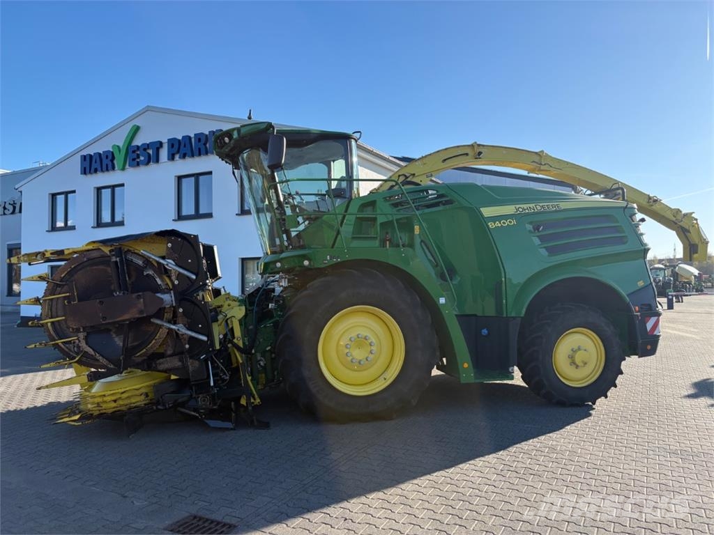 John Deere 8400 i 4x4 *Incl Kemper 460 StalkBuster* Silaj makinasi