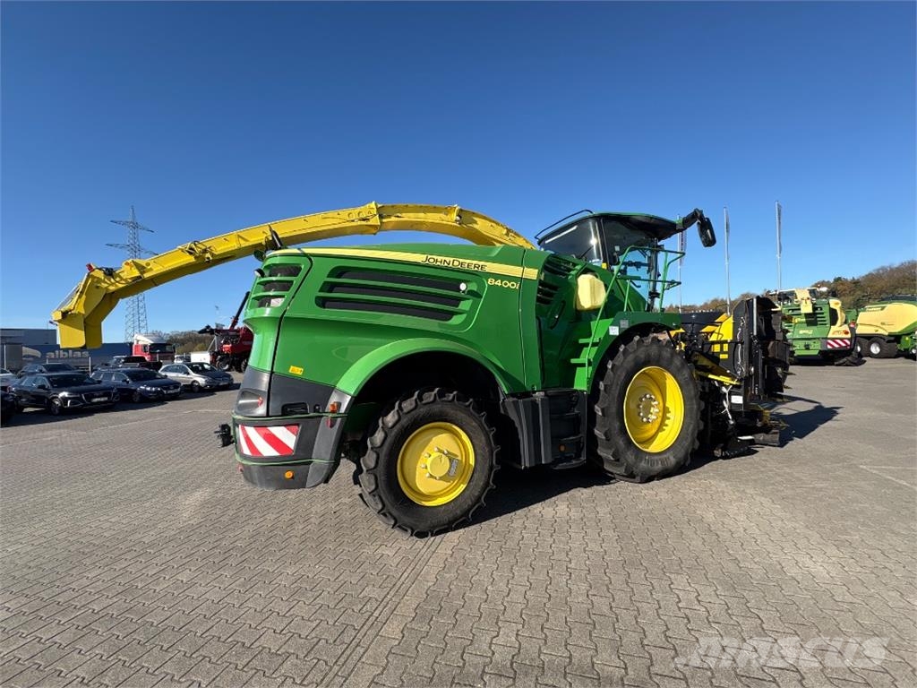 John Deere 8400 i 4x4 *Incl Kemper 460 StalkBuster* Silaj makinasi