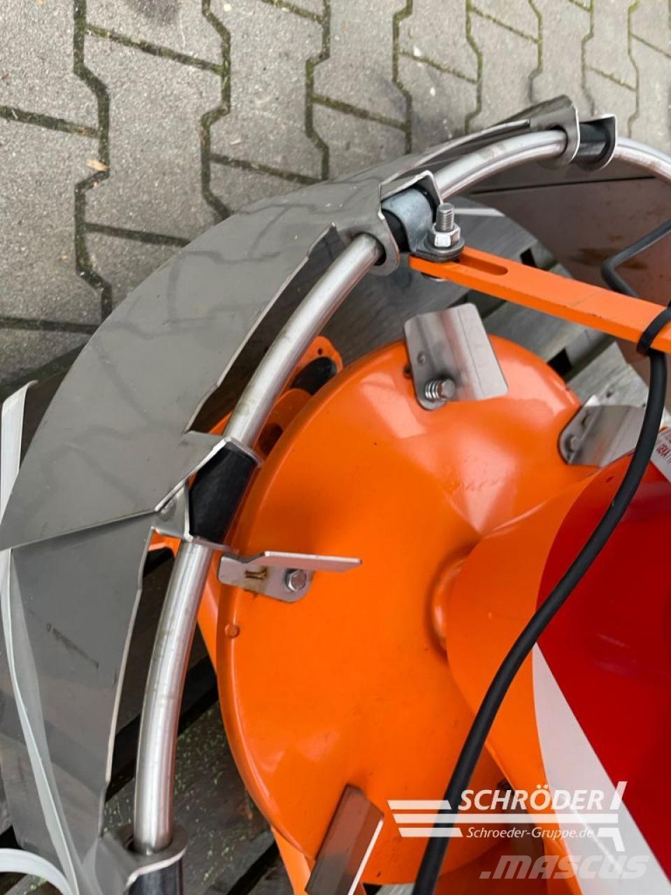 Amazone EK-S 150 Sand and salt spreaders