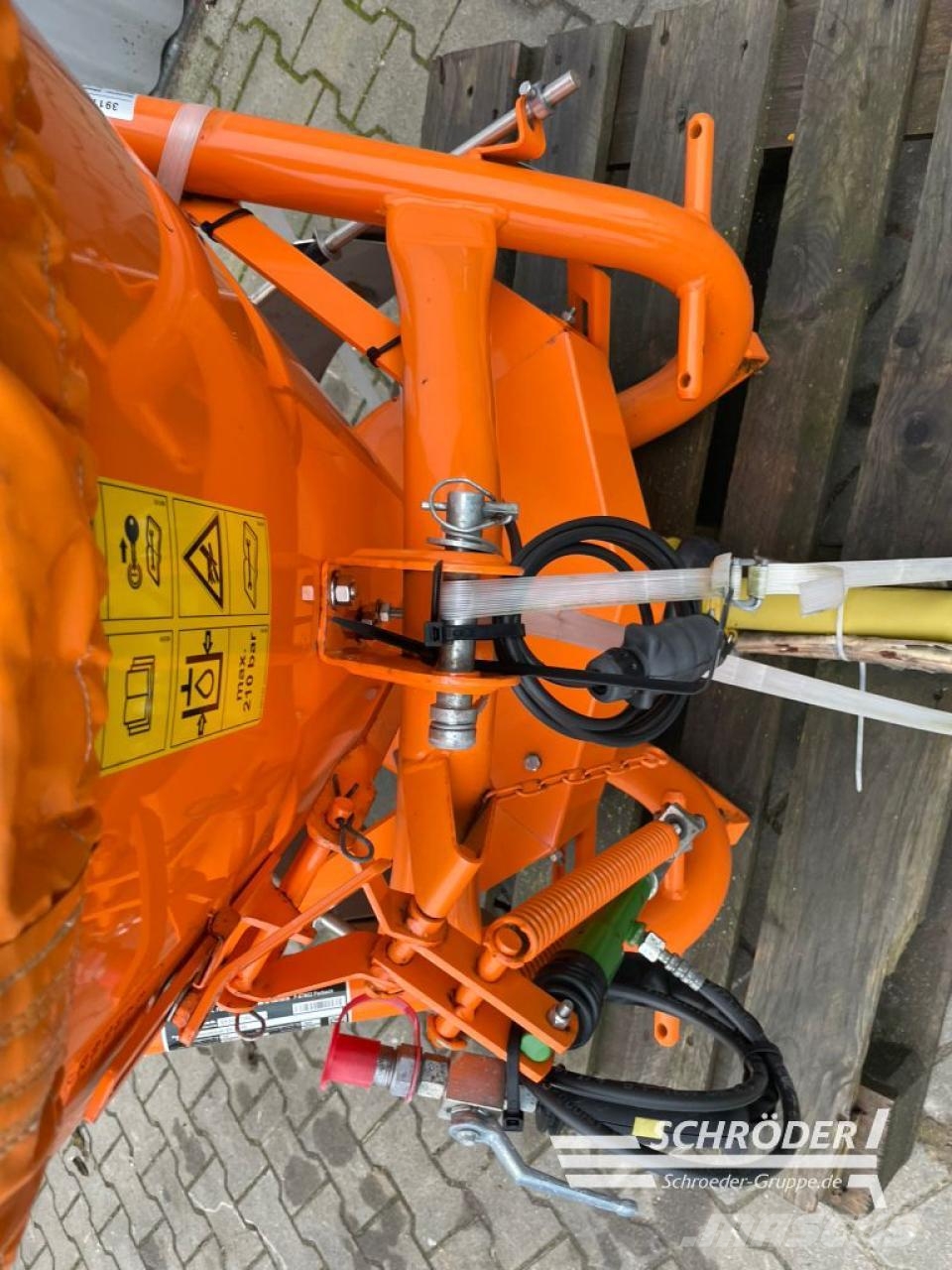 Amazone EK-S 150 Sand and salt spreaders