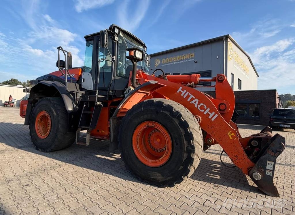 Hitachi ZW 250 Kolesni nakladalci