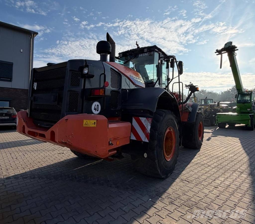 Hitachi ZW 250 Kolesni nakladalci