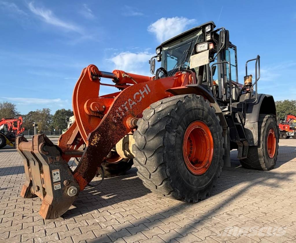Hitachi ZW 250 Kolesni nakladalci