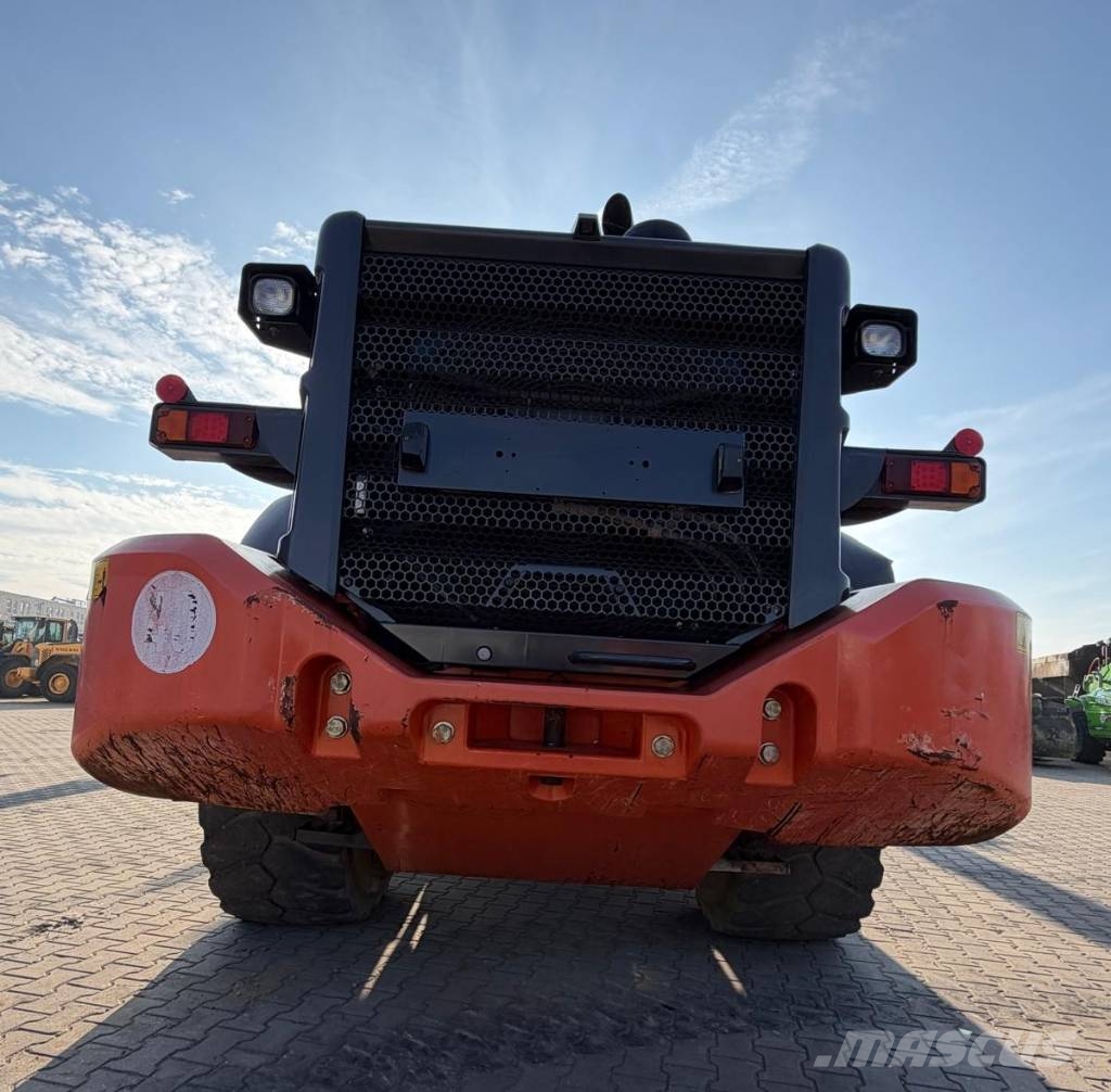 Hitachi ZW 250 Kolesni nakladalci