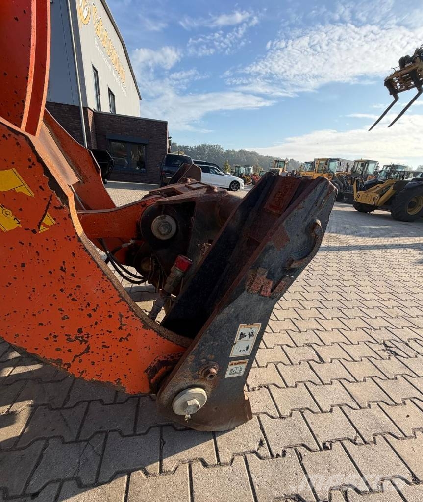 Hitachi ZW 250 Kolesni nakladalci