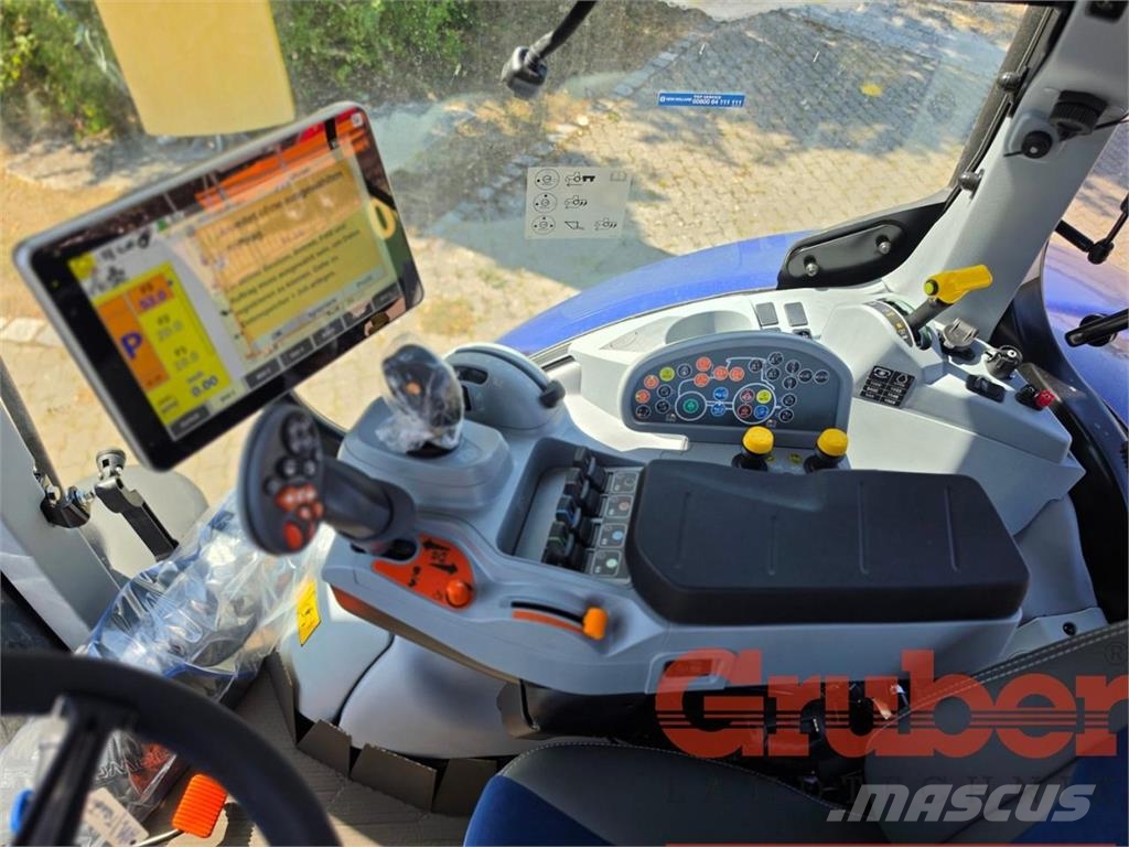 New Holland T7.225 AC SWB - Stufe V Tractors