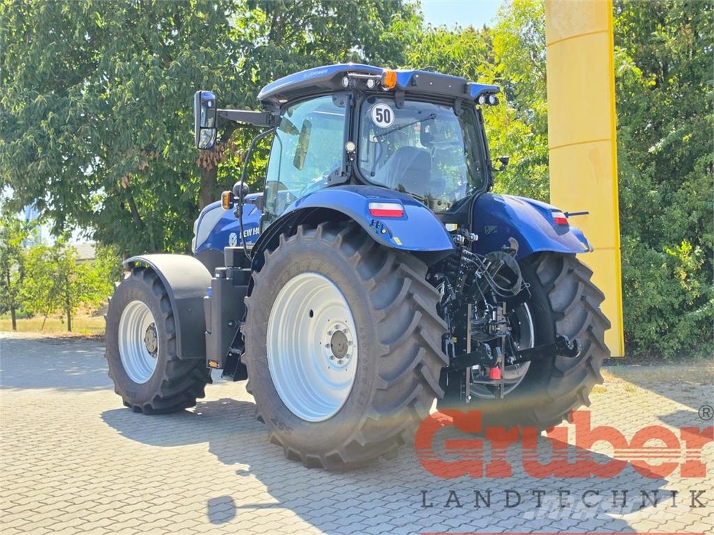New Holland T7.225 AC SWB - Stufe V Tractors