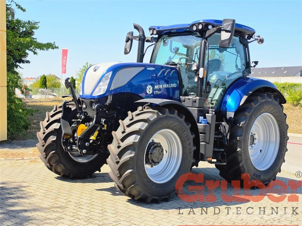 New Holland T7.225 AC SWB - Stufe V Tractors