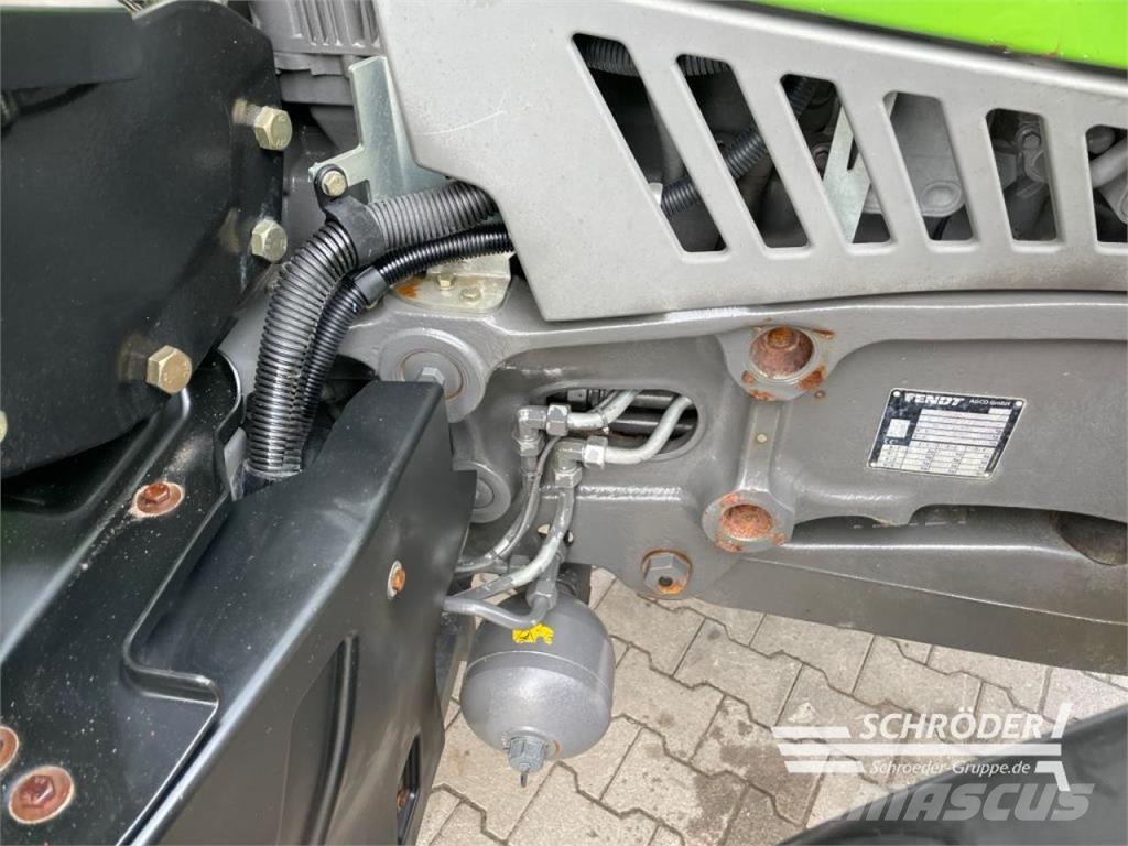Fendt 724 VARIO S4 PROFI PLUS Tractores