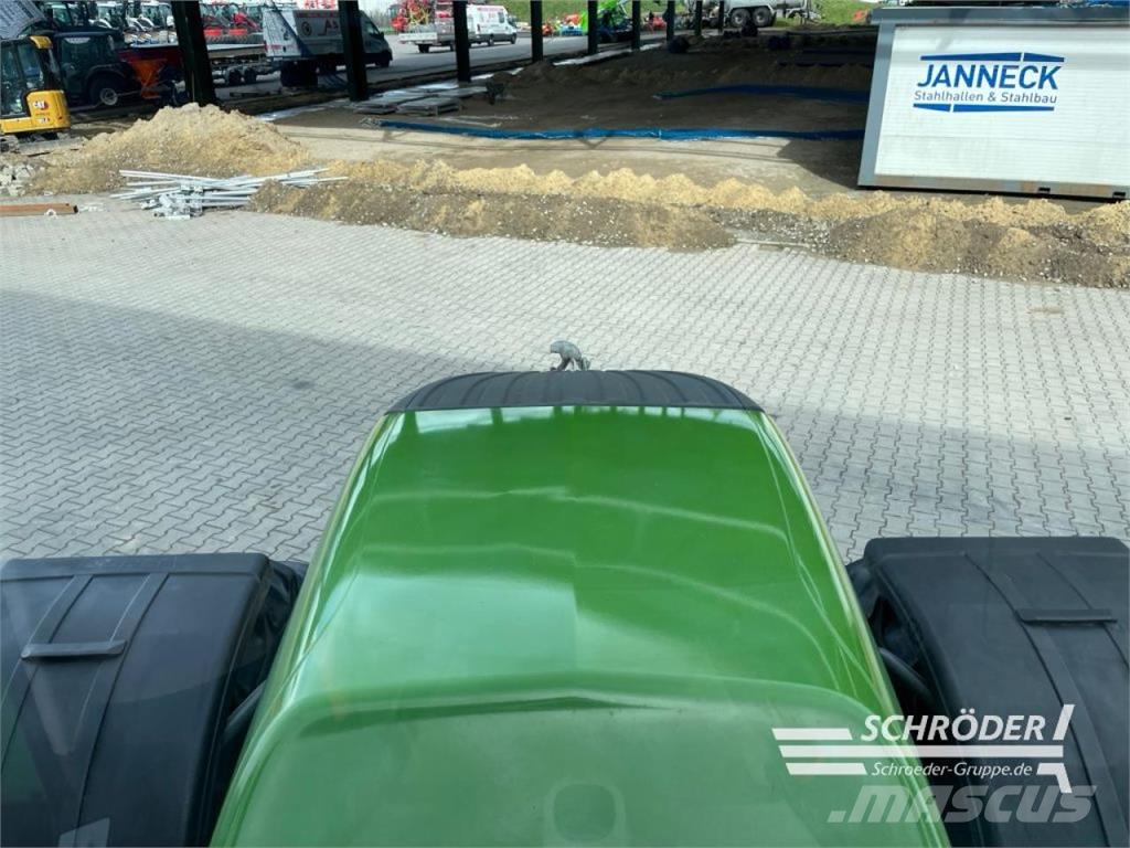 Fendt 724 VARIO S4 PROFI PLUS Tractores