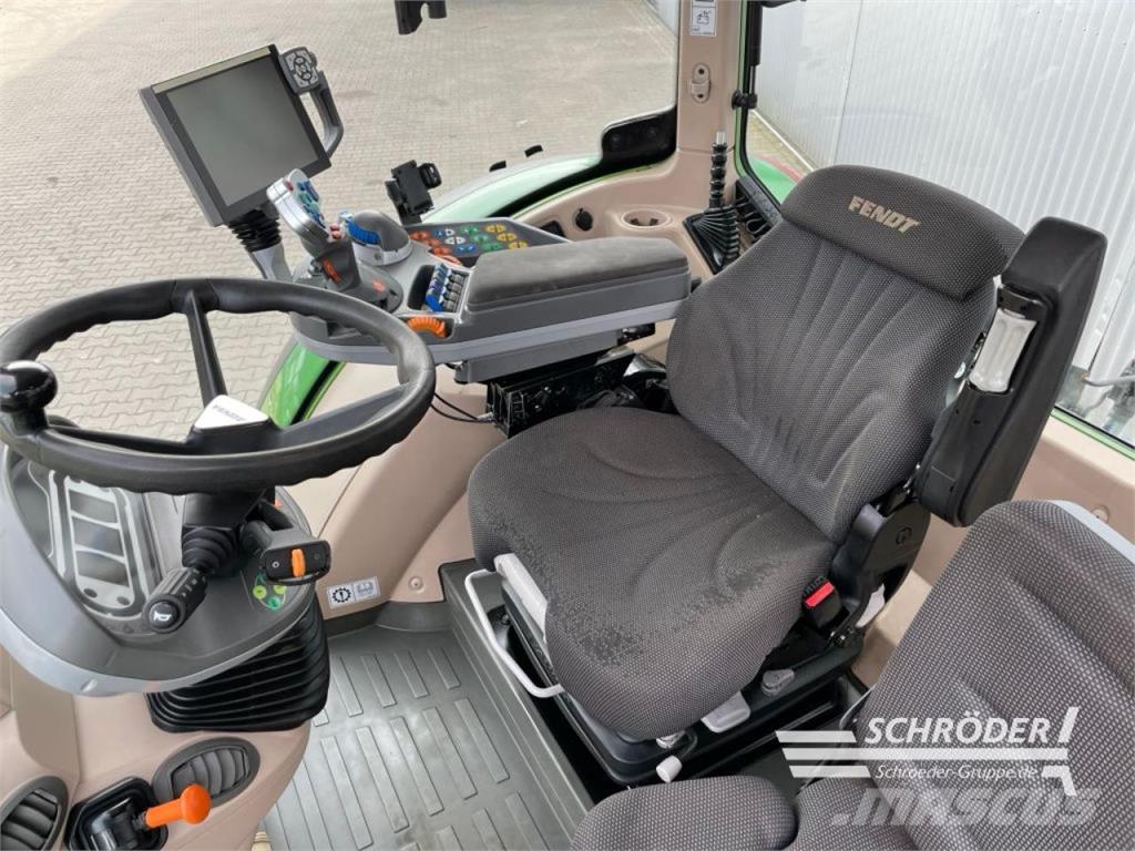 Fendt 724 VARIO S4 PROFI PLUS Tractores
