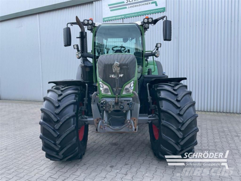 Fendt 724 VARIO S4 PROFI PLUS Tractores