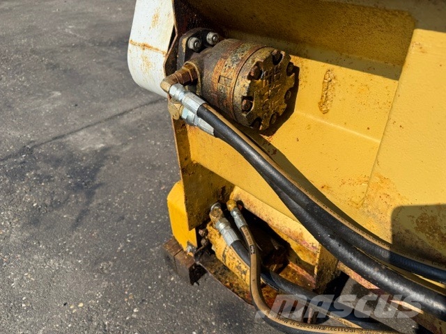 Wirtgen ROZSIEWACZ ŻMIJKOWY GRYSU CEMENTU Bitumen sprayers