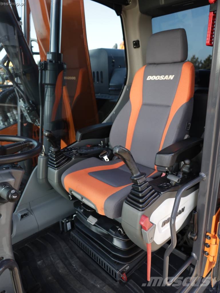 Doosan DX 165 W-5 휠 굴삭기