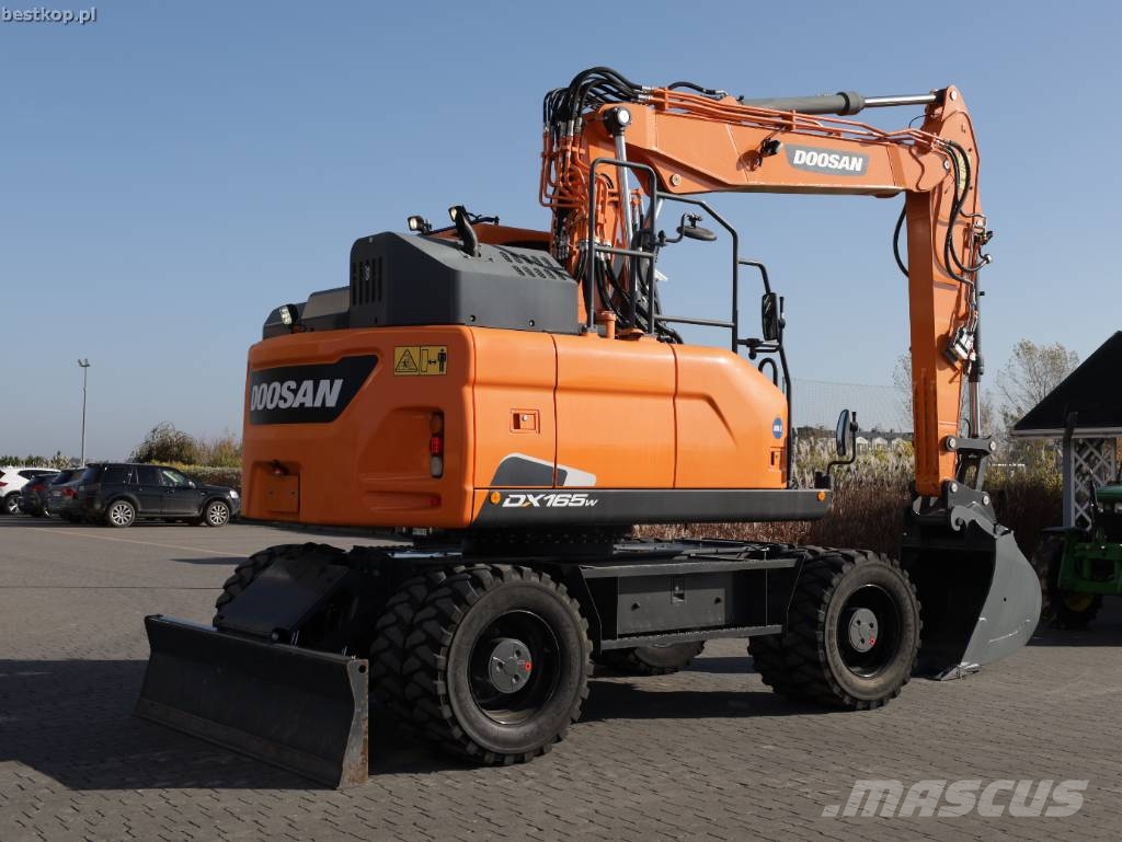 Doosan DX 165 W-5 휠 굴삭기