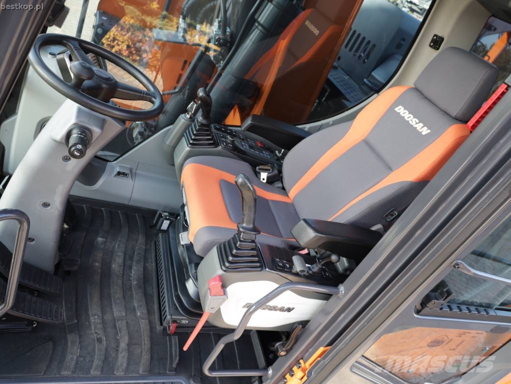 Doosan DX 165 W-5 휠 굴삭기