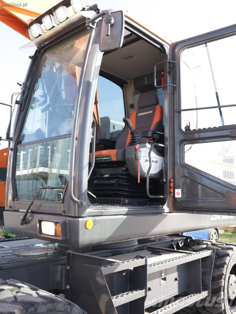 Doosan DX 165 W-5 휠 굴삭기