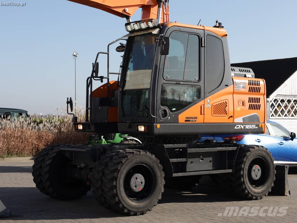 Doosan DX 165 W-5 휠 굴삭기