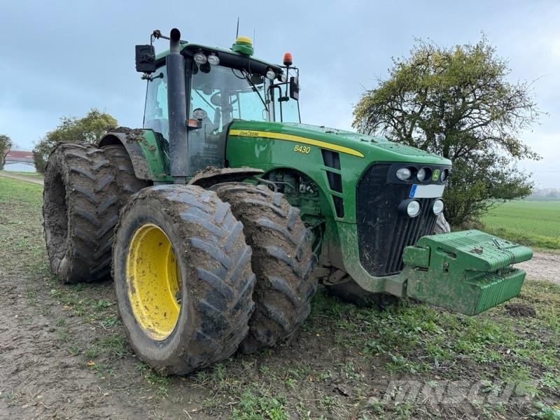 John Deere 8430 PowrShift ماكينات زراعية - غير ذلك